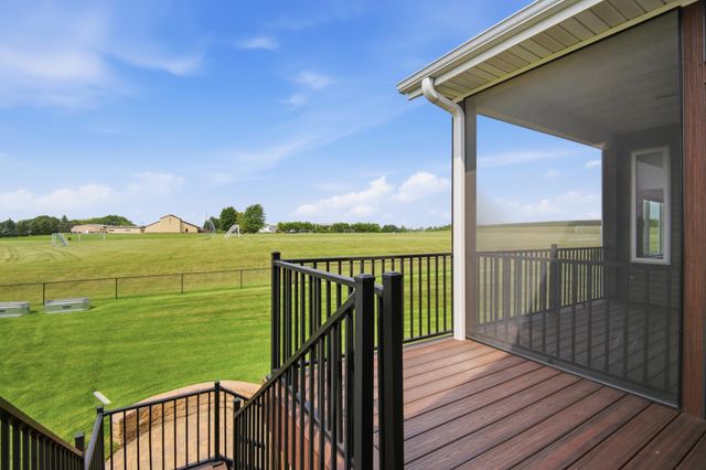 515 21st Place NE, Kasson, MN 55944