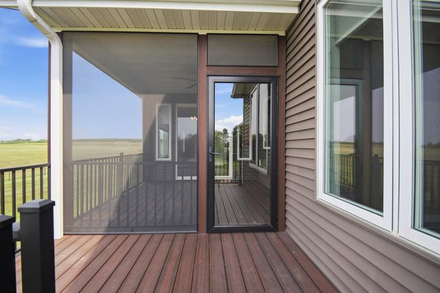 515 21st Place NE, Kasson, MN 55944