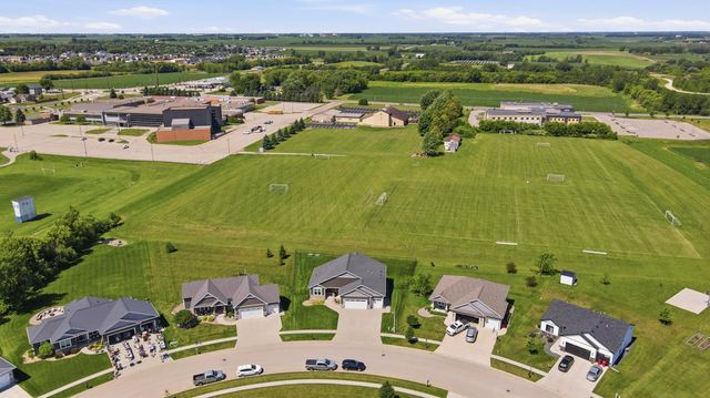 515 21st Place NE, Kasson, MN 55944