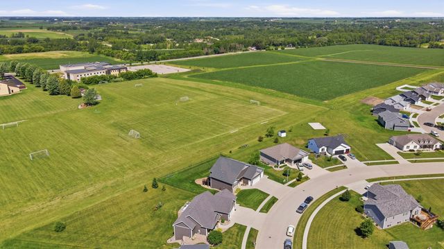 515 21st Place NE, Kasson, MN 55944
