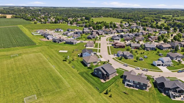 515 21st Place NE, Kasson, MN 55944
