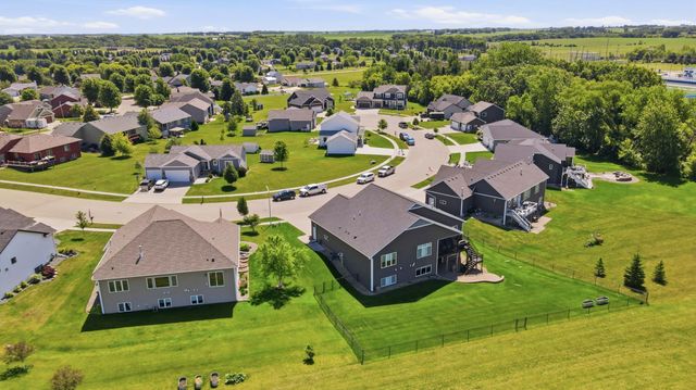 515 21st Place NE, Kasson, MN 55944
