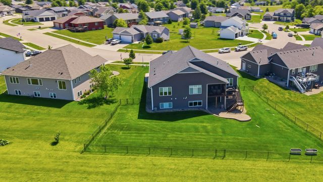 515 21st Place NE, Kasson, MN 55944