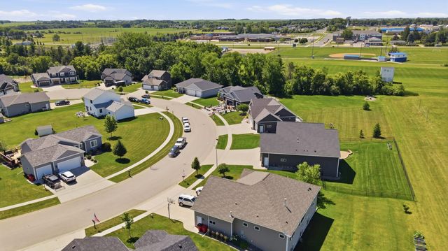 515 21st Place NE, Kasson, MN 55944