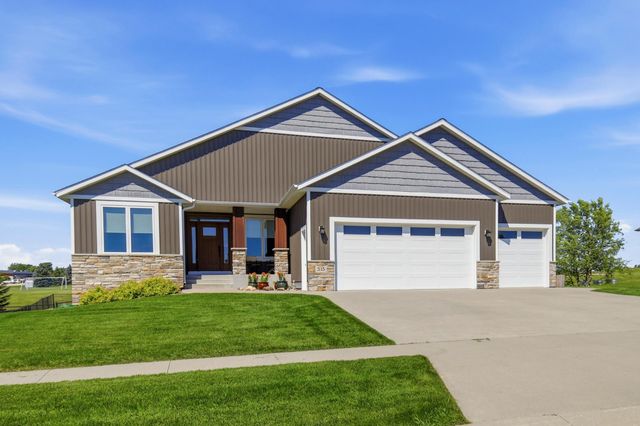 515 21st Place NE, Kasson, MN 55944