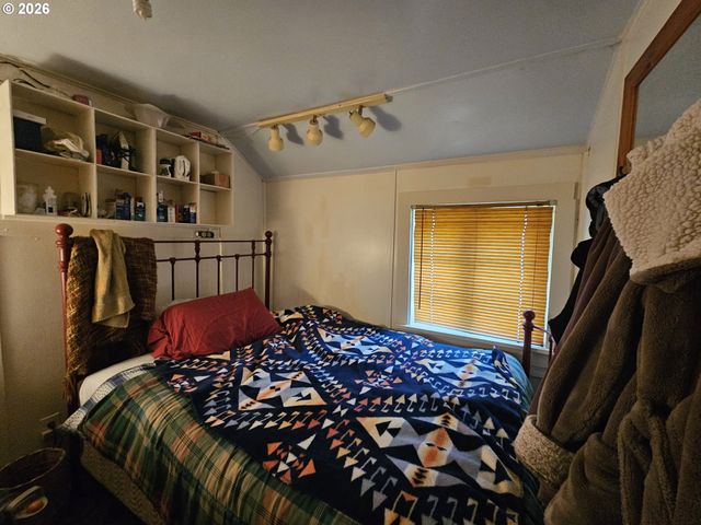 1421 Nw 17TH St, Lincoln City, OR 97367