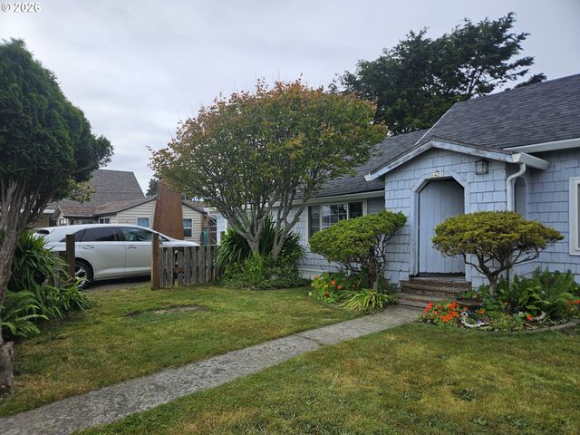 1421 Nw 17TH St, Lincoln City, OR 97367