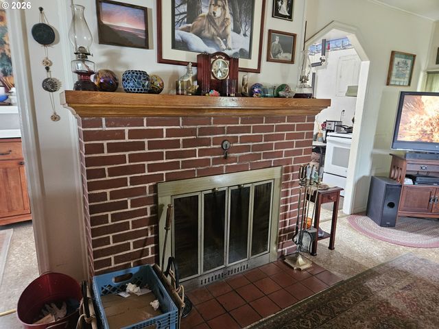 1421 Nw 17TH St, Lincoln City, OR 97367