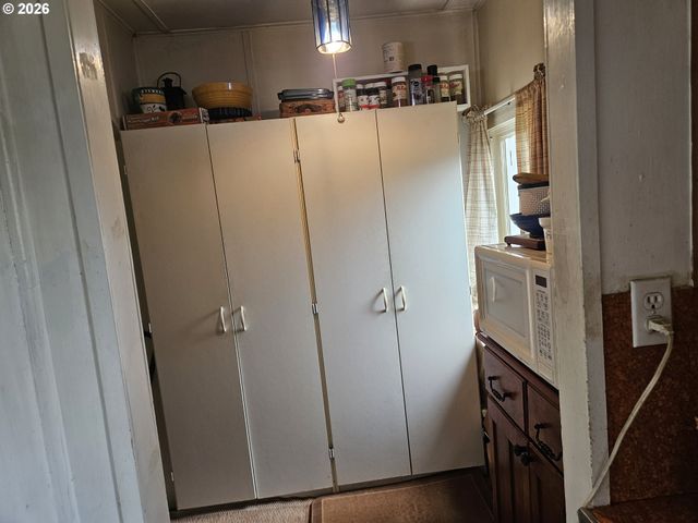1421 Nw 17TH St, Lincoln City, OR 97367