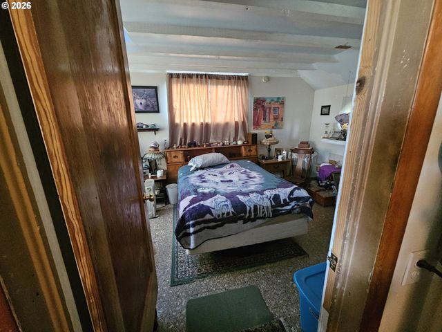 1421 Nw 17TH St, Lincoln City, OR 97367
