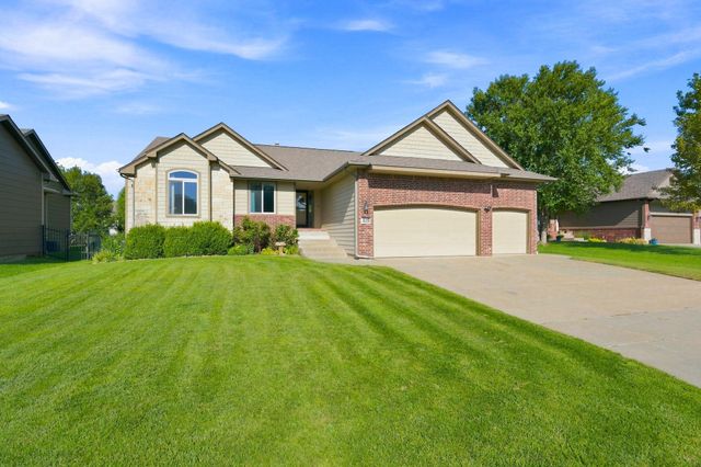 4119 N Parkdale Cir, Maize, KS 67101