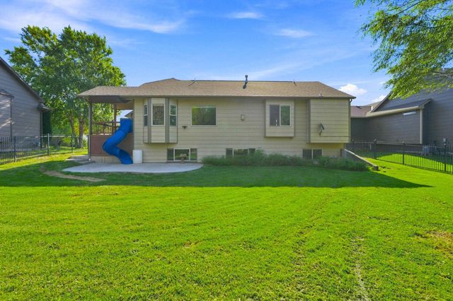 4119 N Parkdale Cir, Maize, KS 67101