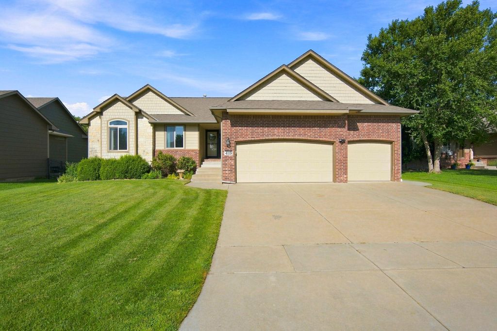 4119 N Parkdale Cir, Maize, KS 67101