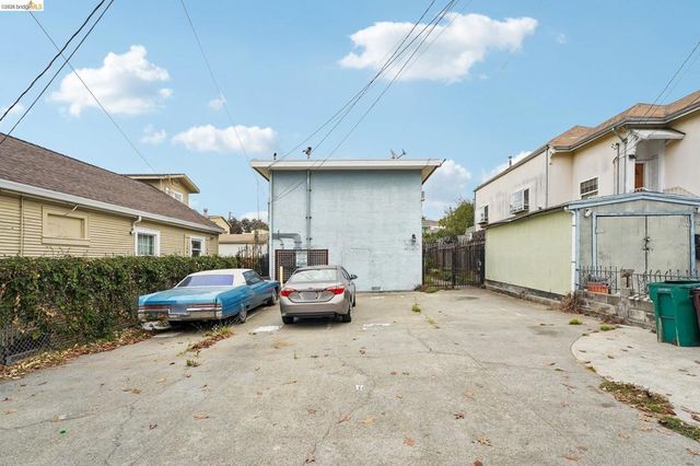 2120 E 22Nd St, Oakland, CA 94606