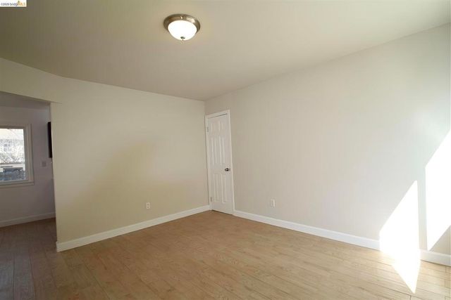 2120 E 22Nd St, Oakland, CA 94606