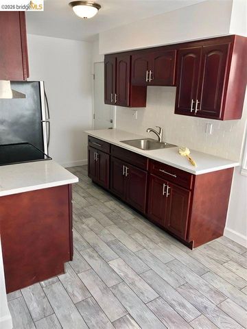 2120 E 22Nd St, Oakland, CA 94606