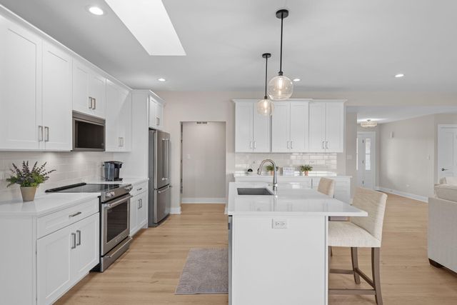 13557 Lakeside Boulevard, Cedar Lake, IN 46303