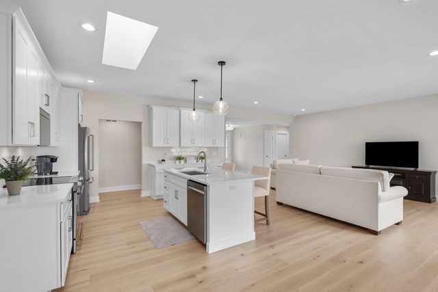 13557 Lakeside Boulevard, Cedar Lake, IN 46303