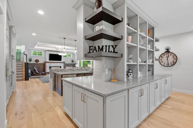 754 Shawnee Woods Road, Medina, MN 55340
