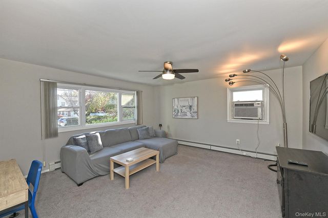 2086 Washington Avenue, Seaford, NY 11783
