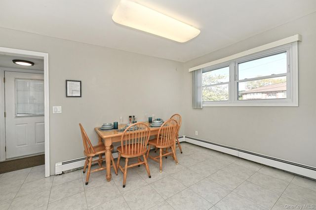 2086 Washington Avenue, Seaford, NY 11783
