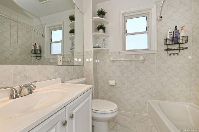 2086 Washington Avenue, Seaford, NY 11783