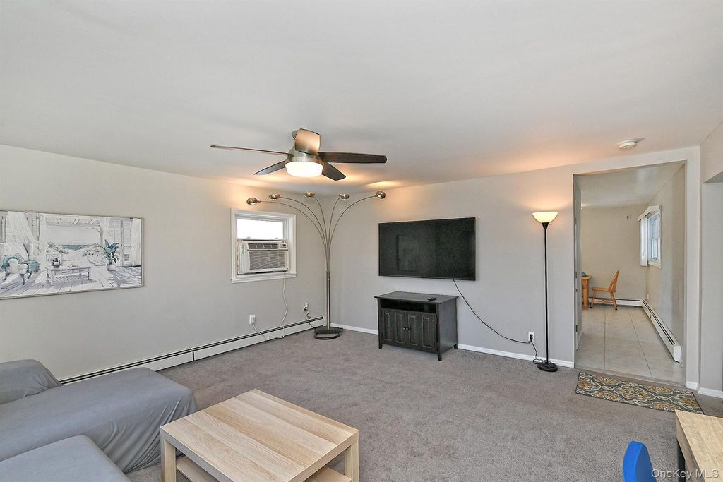 2086 Washington Avenue, Seaford, NY 11783 — photo 2