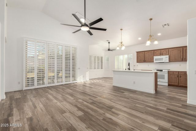 2432 E CIELO GRANDE Avenue, Phoenix, AZ 85024