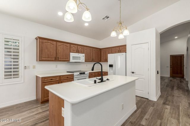 2432 E CIELO GRANDE Avenue, Phoenix, AZ 85024