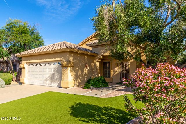 2432 E CIELO GRANDE Avenue, Phoenix, AZ 85024