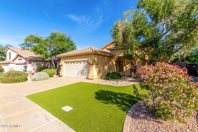 2432 E CIELO GRANDE Avenue, Phoenix, AZ 85024