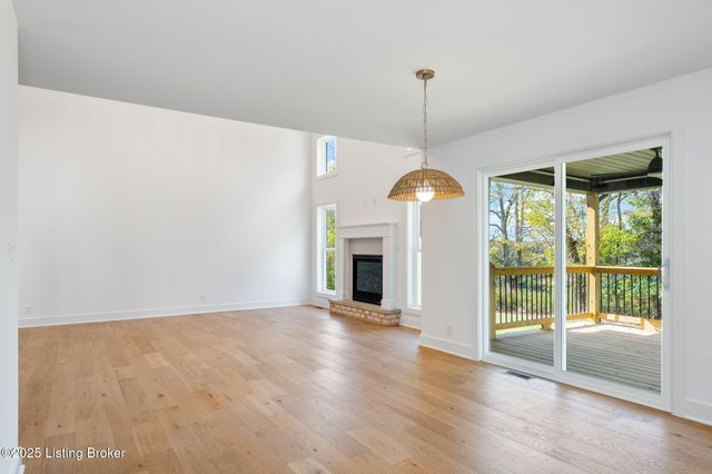 3322 Catalpa Farms Dr, Fisherville, KY 40023