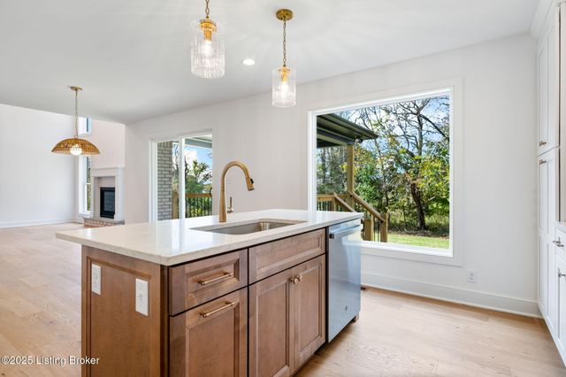 3322 Catalpa Farms Dr, Fisherville, KY 40023