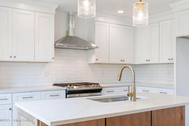 3322 Catalpa Farms Dr, Fisherville, KY 40023