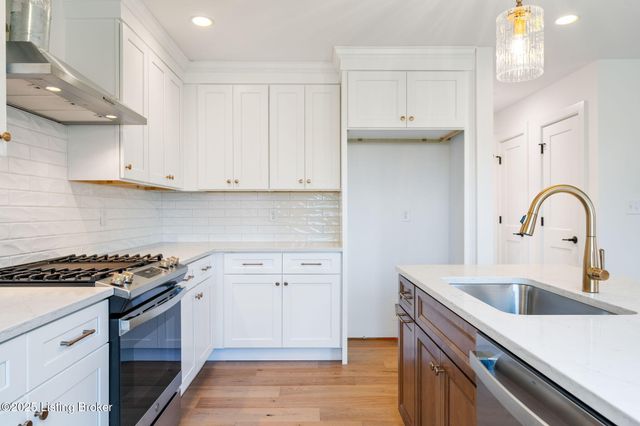 3322 Catalpa Farms Dr, Fisherville, KY 40023