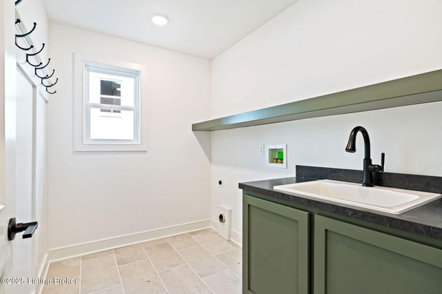 3322 Catalpa Farms Dr, Fisherville, KY 40023