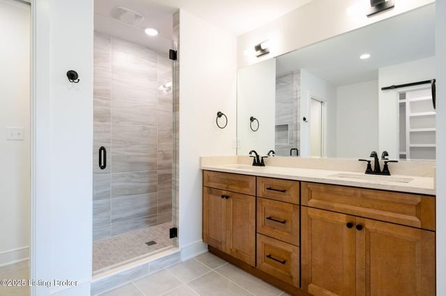 3322 Catalpa Farms Dr, Fisherville, KY 40023