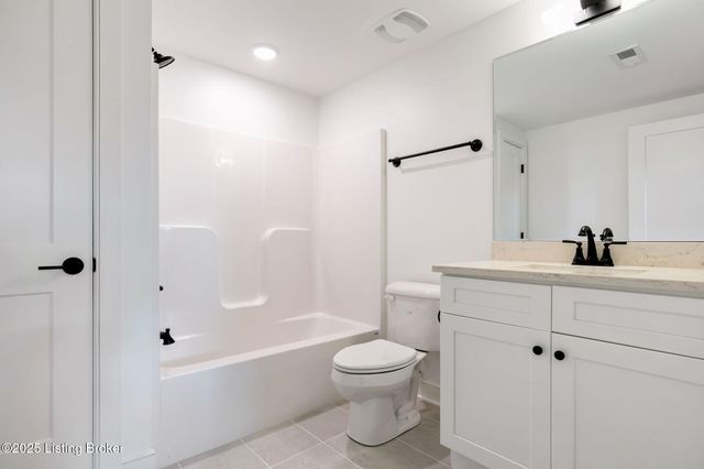 3322 Catalpa Farms Dr, Fisherville, KY 40023