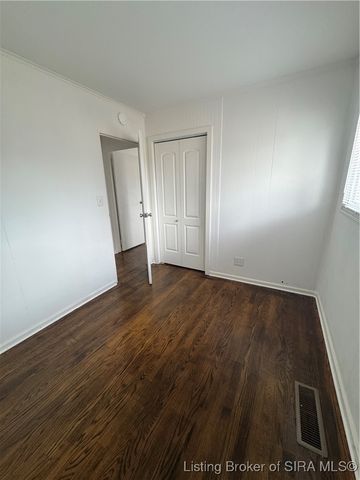 1524 Elliott, Jeffersonville, IN 47130