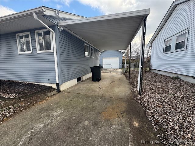 1524 Elliott, Jeffersonville, IN 47130