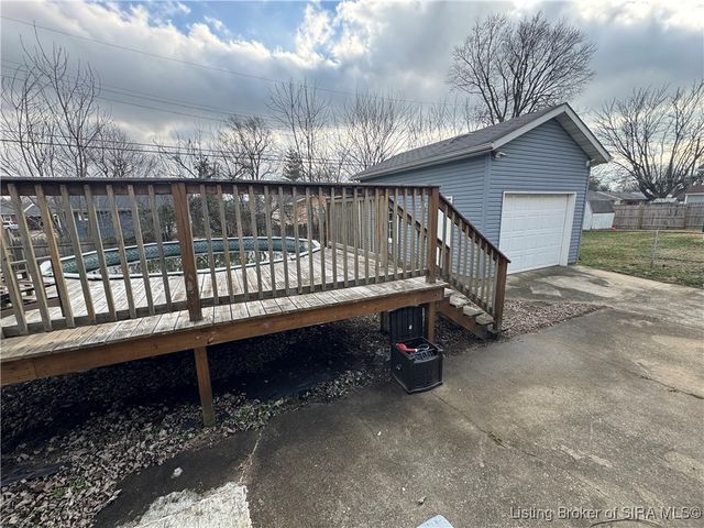 1524 Elliott, Jeffersonville, IN 47130