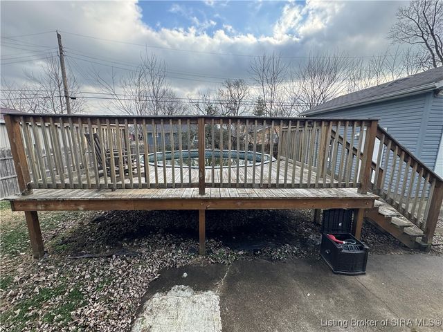 1524 Elliott, Jeffersonville, IN 47130