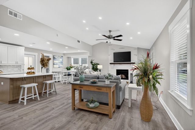 117 Pryor Dr Drive, Mary Esther, FL 32569