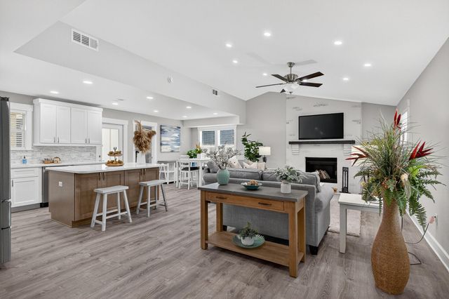 117 Pryor Dr Drive, Mary Esther, FL 32569