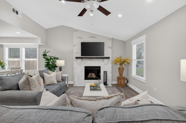 117 Pryor Dr Drive, Mary Esther, FL 32569