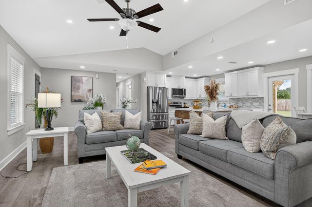 117 Pryor Dr Drive, Mary Esther, FL 32569