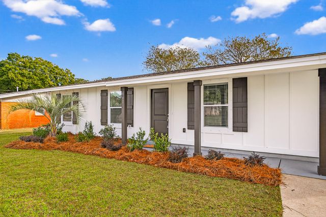 117 Pryor Dr Drive, Mary Esther, FL 32569