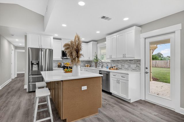 117 Pryor Dr Drive, Mary Esther, FL 32569