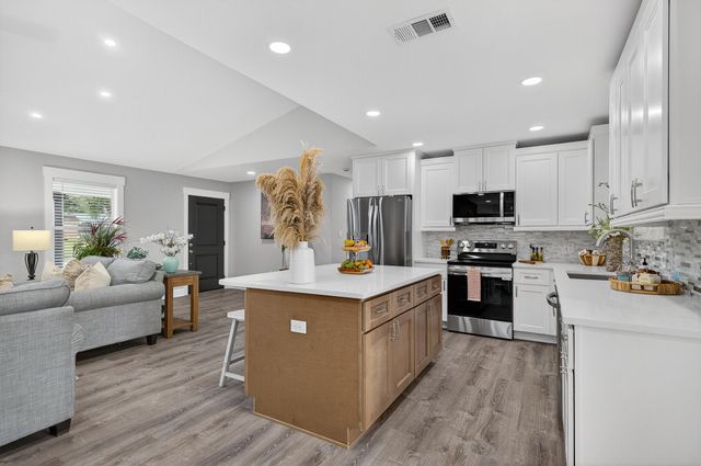 117 Pryor Dr Drive, Mary Esther, FL 32569