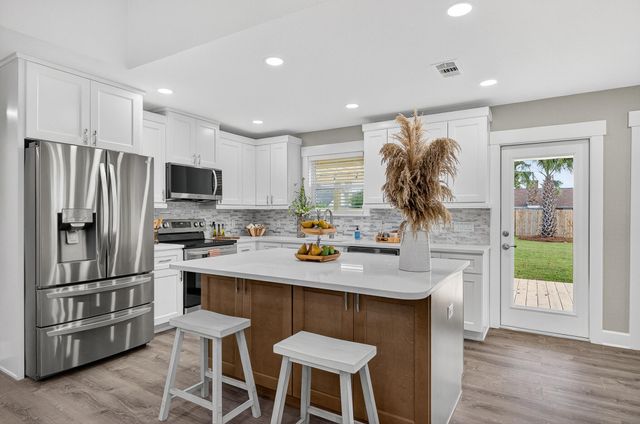 117 Pryor Dr Drive, Mary Esther, FL 32569